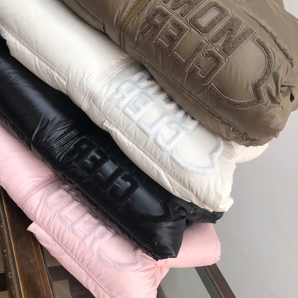 ハイクオリティダウンジャケット背面デザイン